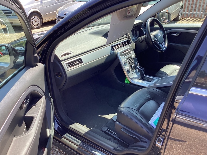 Volvo V70 D5 Business Edition White #12