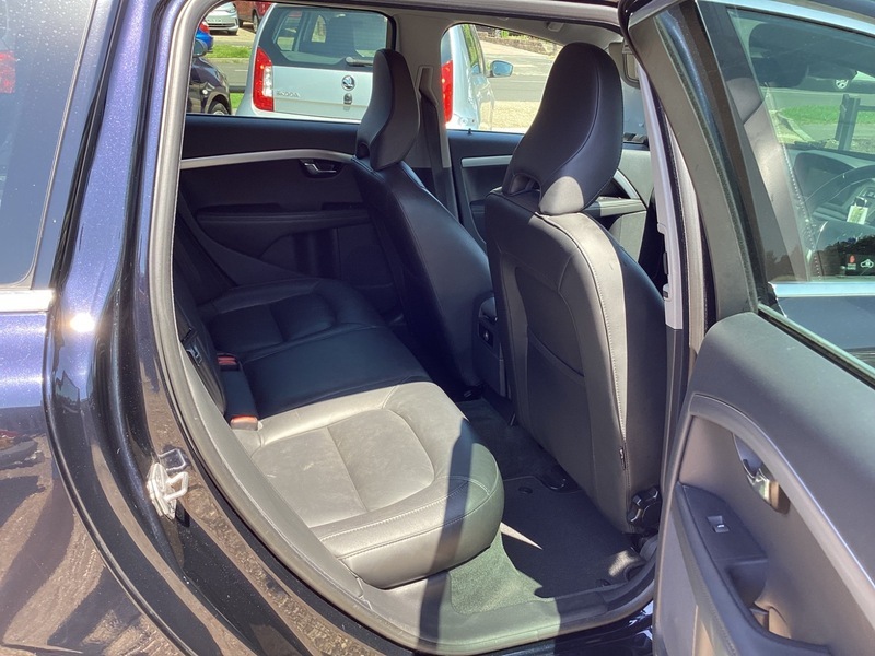 Volvo V70 D5 Business Edition White #10
