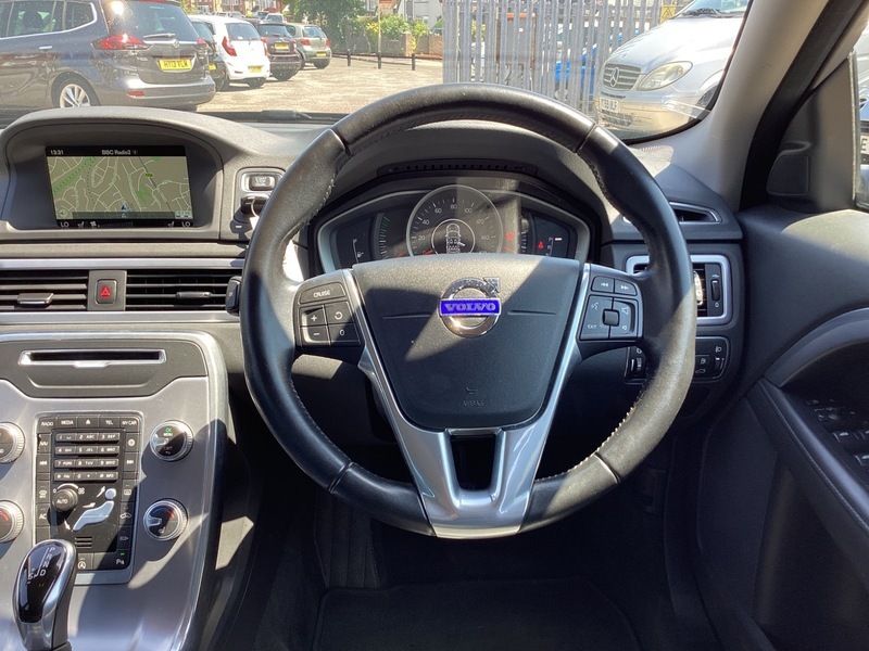 Volvo V70 D5 Business Edition White #14