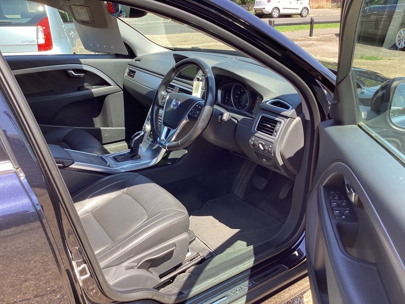 Volvo V70 D5 Business Edition White #9