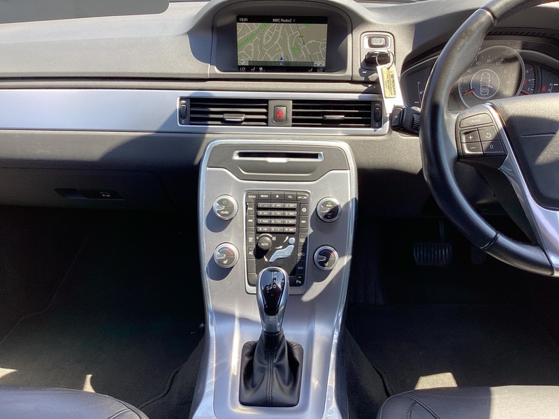 Volvo V70 D5 Business Edition White #13