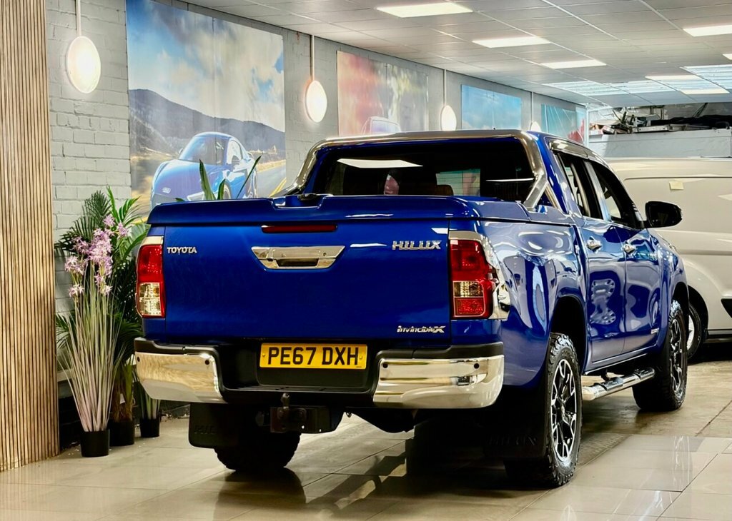 Toyota HILUX 2.4L Invincible X Blue #3