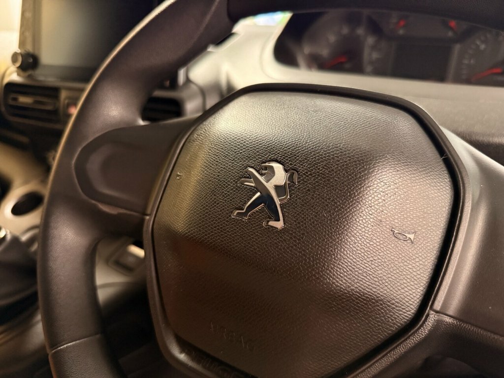 Peugeot Partner 1.6L Professional Grey #21