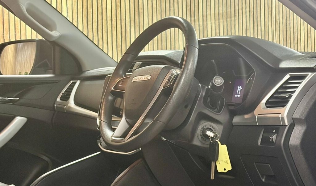 Maxus T90 Pickup Black #4