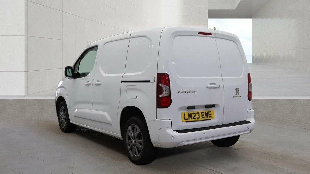 Peugeot Partner 1.5L Asphalt Premium White #3