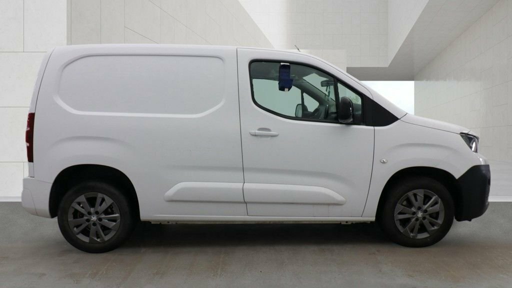 Peugeot Partner 1.5L Asphalt Premium White #5