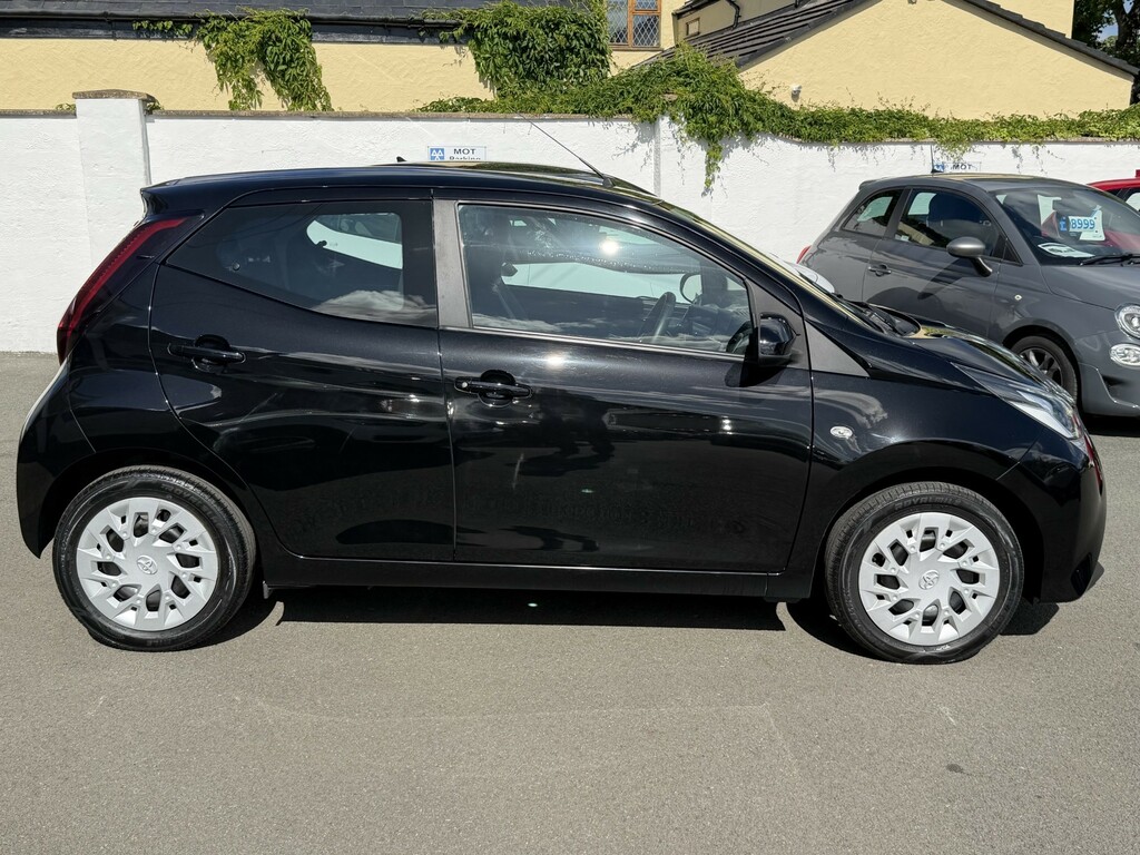 Toyota Aygo Vvt-i X-play FP68OVR  #2