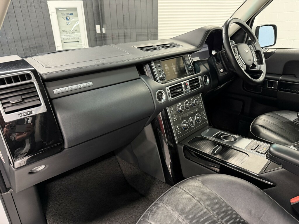 Land Rover Range Rover 4.4 Td V8 Westminster White #4