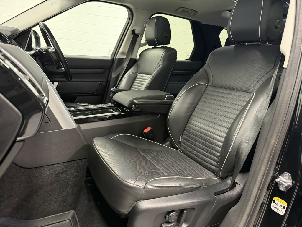 Land Rover Discovery 3.0 Td V6 Hse Black #3