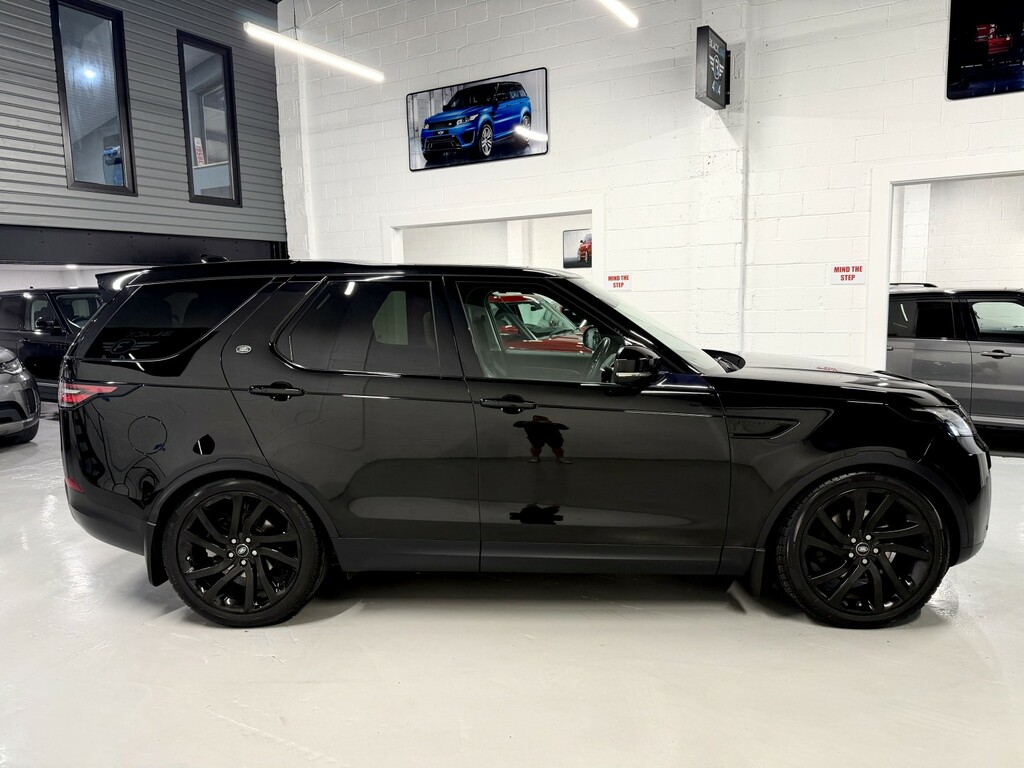 Land Rover Discovery 3.0 Td V6 Hse Black #6