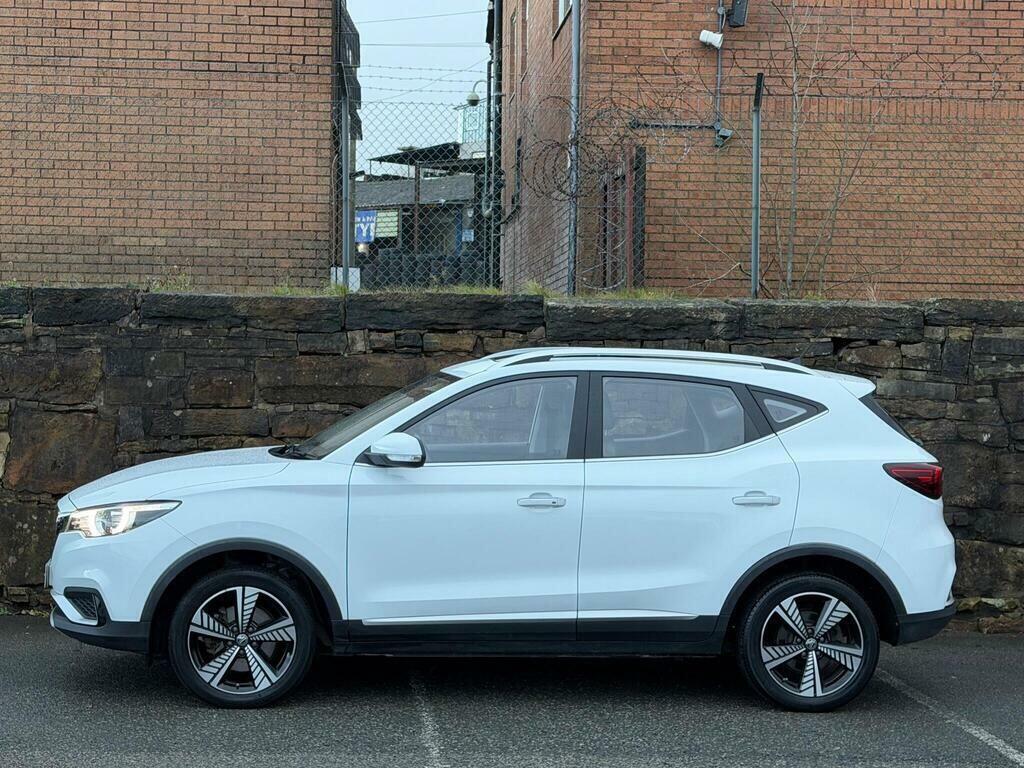 MG ZS 44.5Kwh Exclusive  White #4