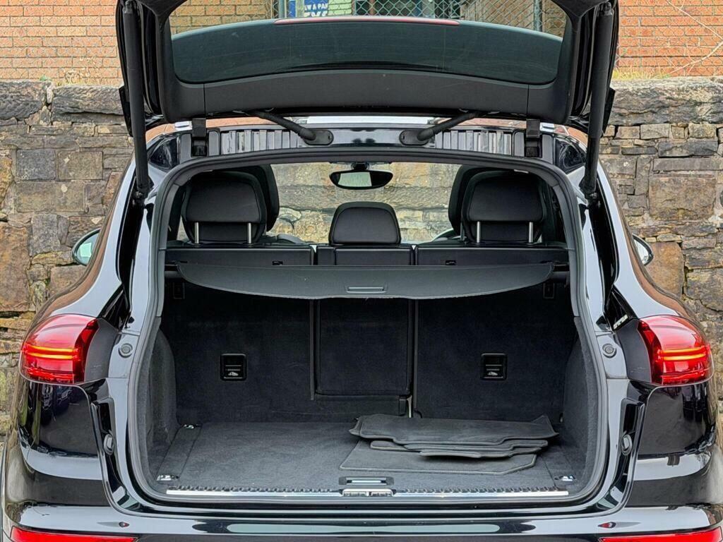 Porsche Cayenne Black #22