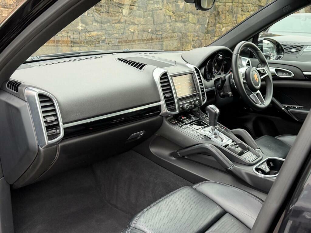 Porsche Cayenne Black #14