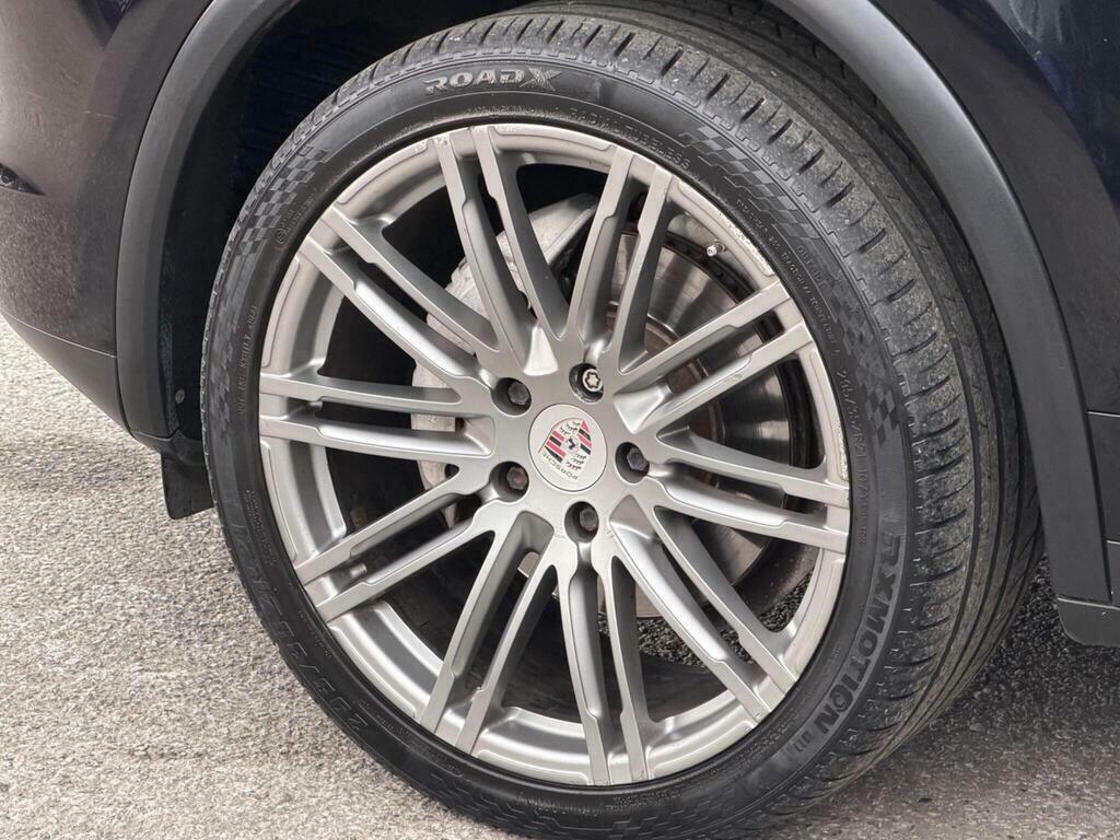 Porsche Cayenne Black #52