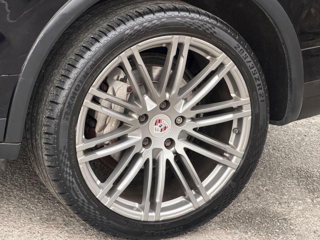 Porsche Cayenne Black #51