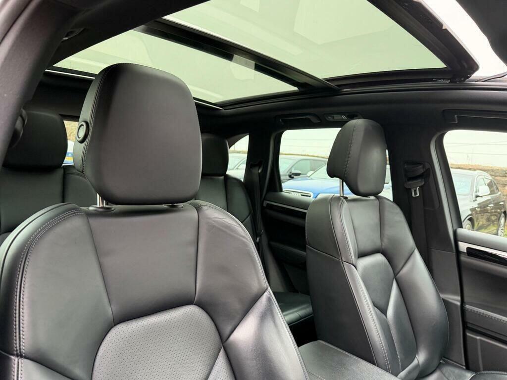 Porsche Cayenne Black #19