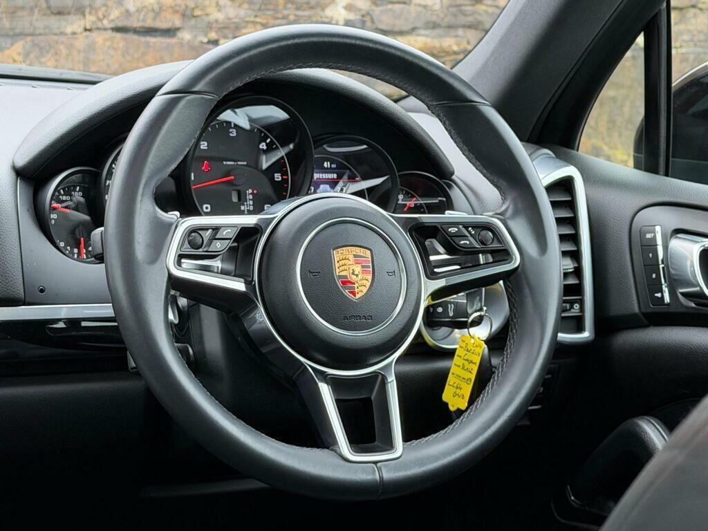Porsche Cayenne Black #24