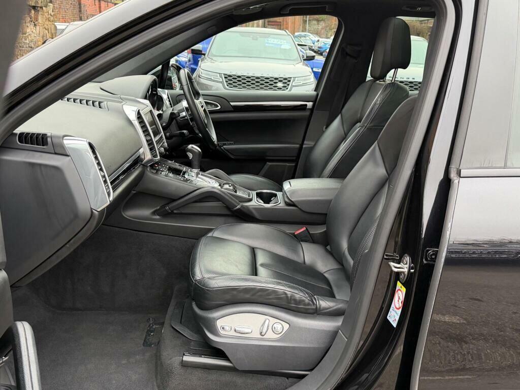 Porsche Cayenne Black #16