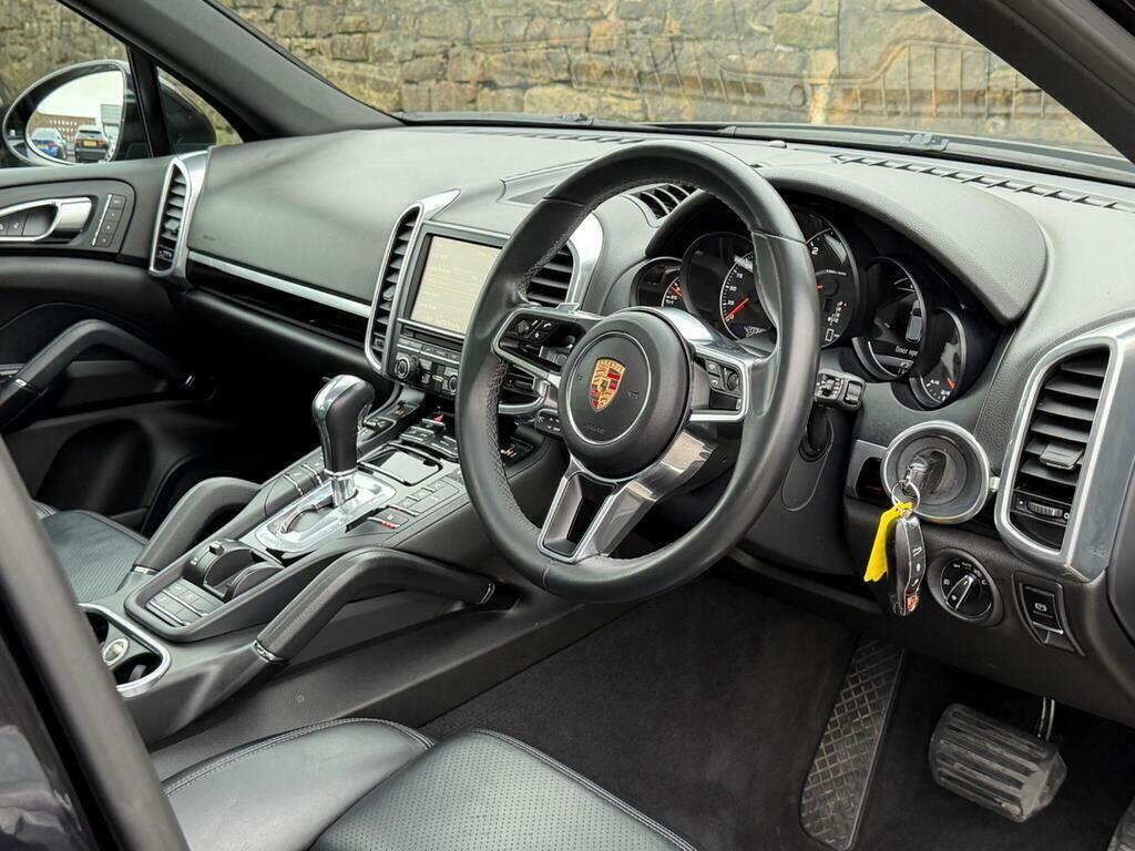 Porsche Cayenne Black #12