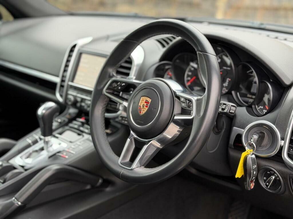 Porsche Cayenne Black #13