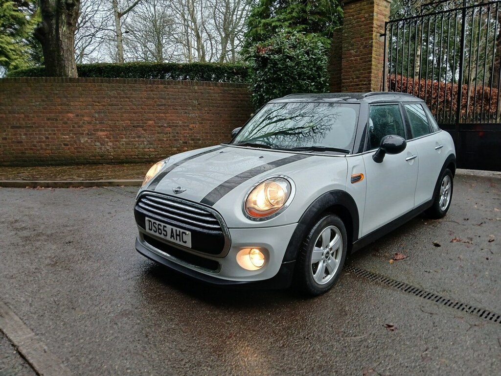 Mini Hatch 1.5 Td Cooper D 116 Bhp 5Dr. Ulez Compliant DS65AHC White #4