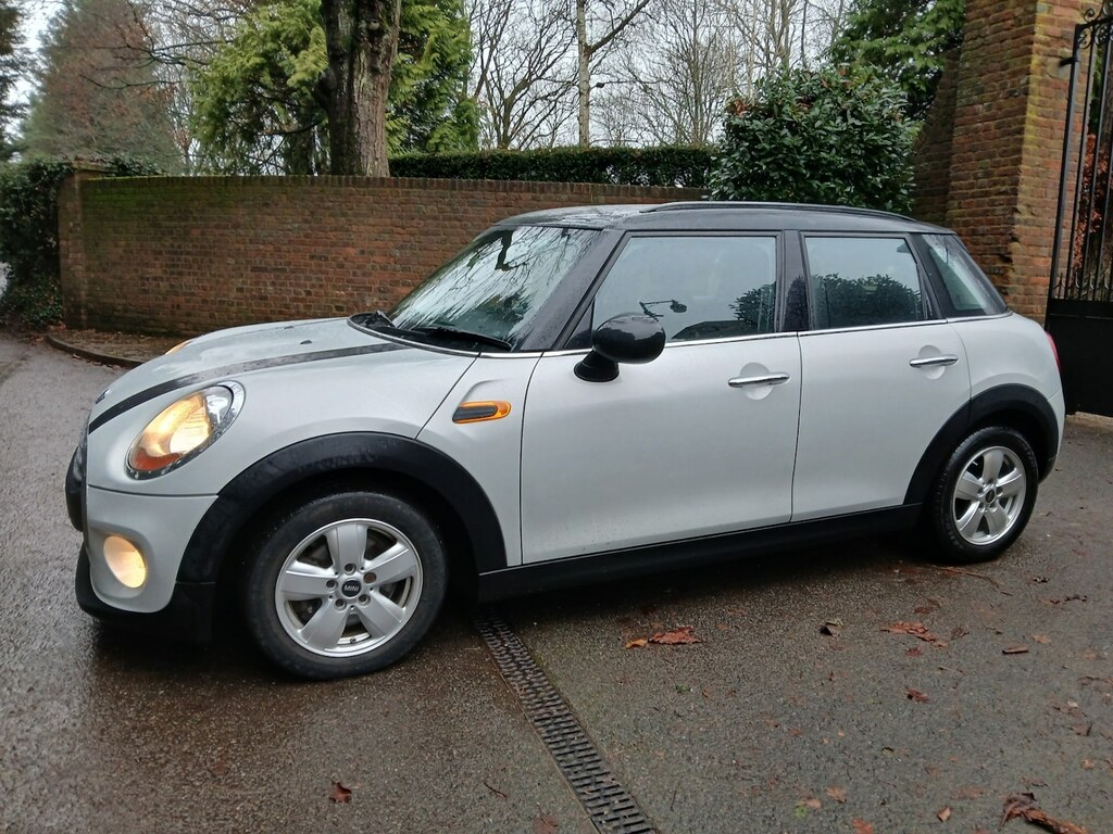 Mini Hatch 1.5 Td Cooper D 116 Bhp 5Dr. Ulez Compliant White