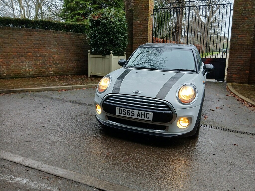 Mini Hatch 1.5 Td Cooper D 116 Bhp 5Dr. Ulez Compliant DS65AHC White #2