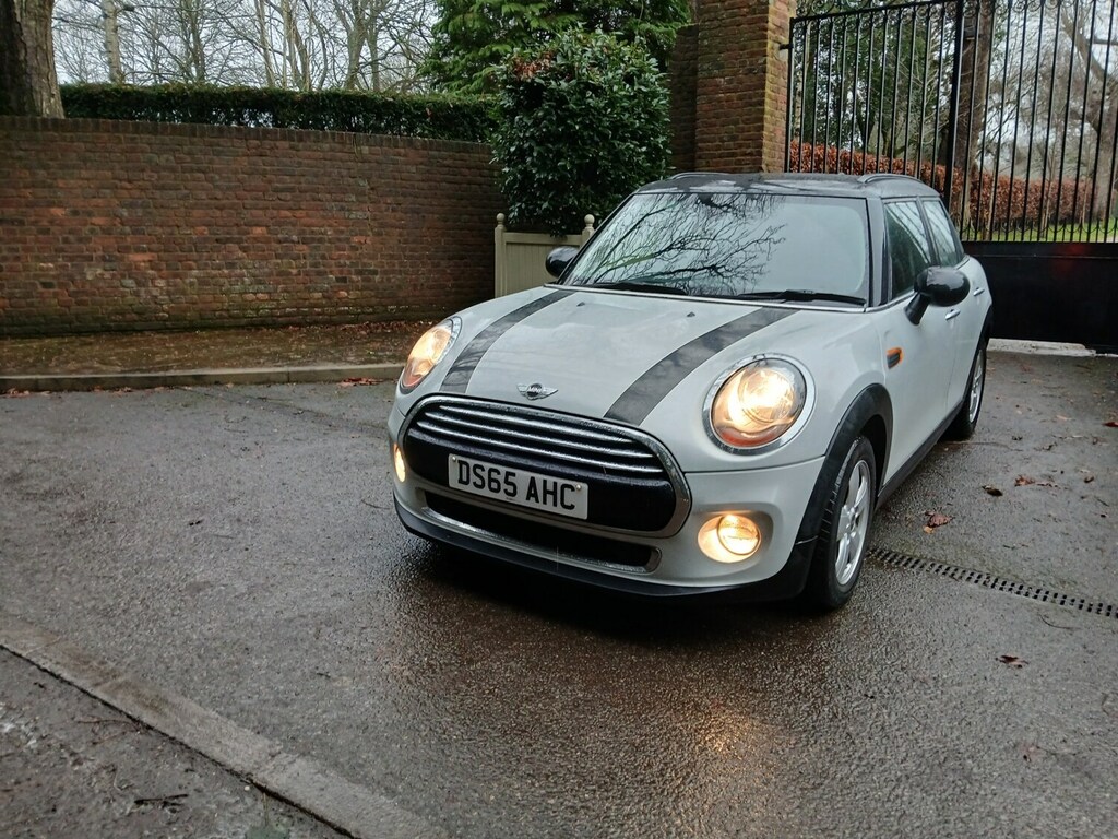 Mini Hatch 1.5 Td Cooper D 116 Bhp 5Dr. Ulez Compliant DS65AHC White #3