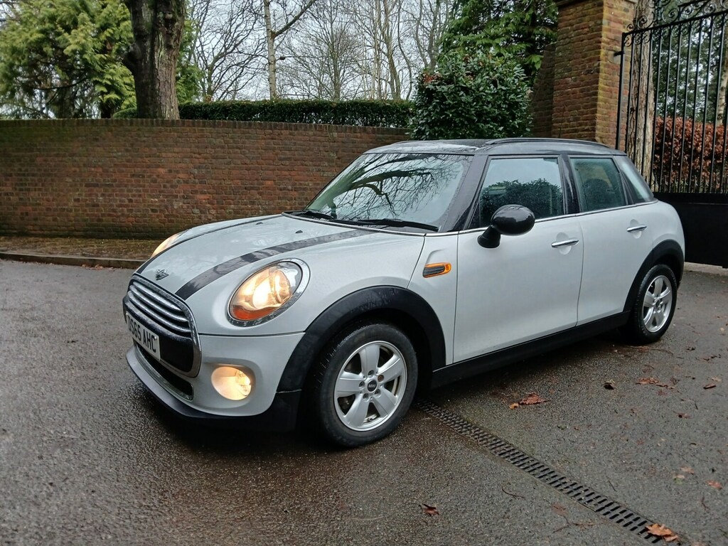 Mini Hatch 1.5 Td Cooper D 116 Bhp 5Dr. Ulez Compliant DS65AHC White #5