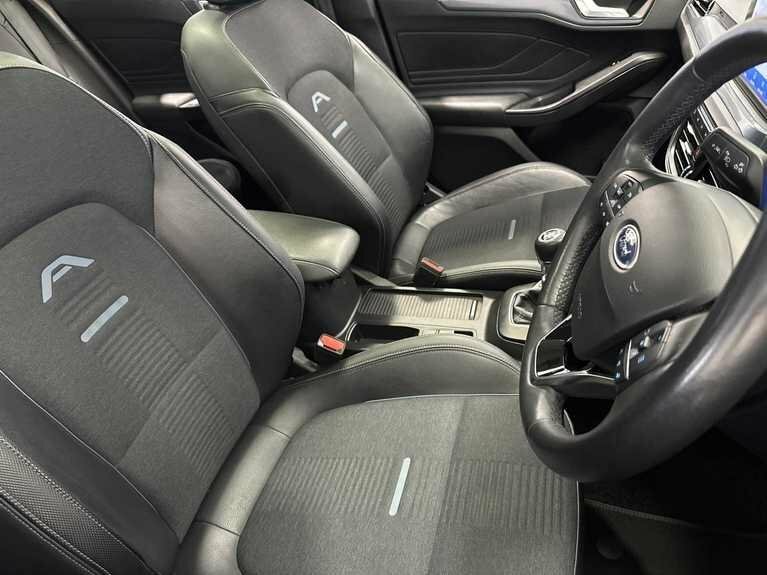 Ford Focus 1.0 Ecoboost Hybrid Mhev 155 Active X Edition MT70LPZ White #3