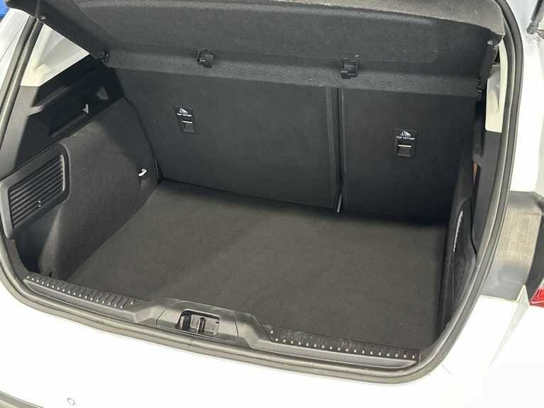 Ford Focus 1.0 Ecoboost Hybrid Mhev 155 Active X Edition MT70LPZ White #6