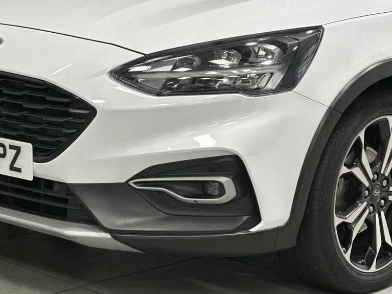 Ford Focus 1.0 Ecoboost Hybrid Mhev 155 Active X Edition MT70LPZ White #6