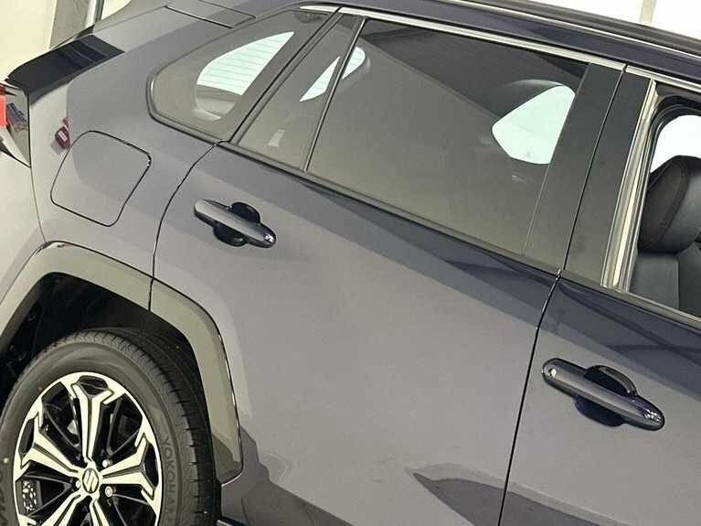 Suzuki Across 2.5 Phev E-four Cvt Red #34