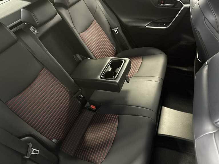 Suzuki Across 2.5 Phev E-four Cvt Red #23