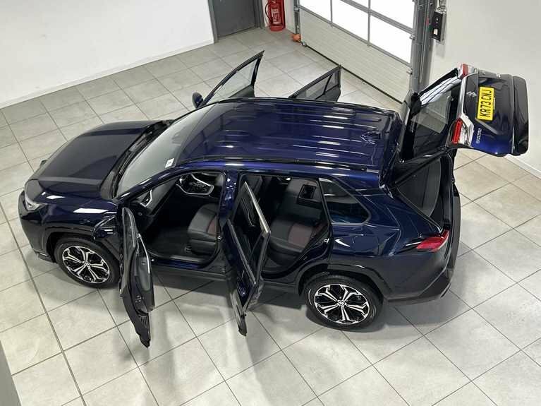 Suzuki Across 2.5 Phev E-four Cvt Red #16