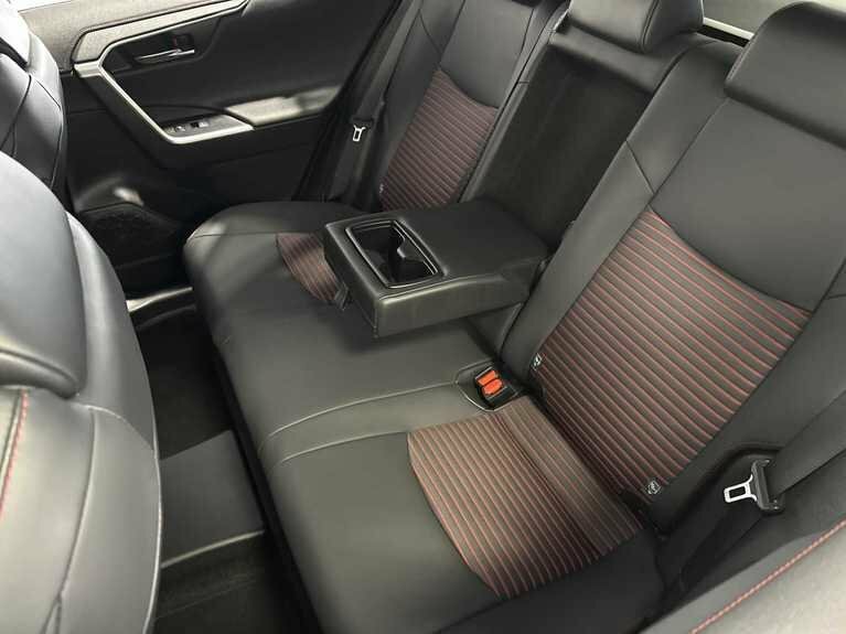 Suzuki Across 2.5 Phev E-four Cvt Red #27