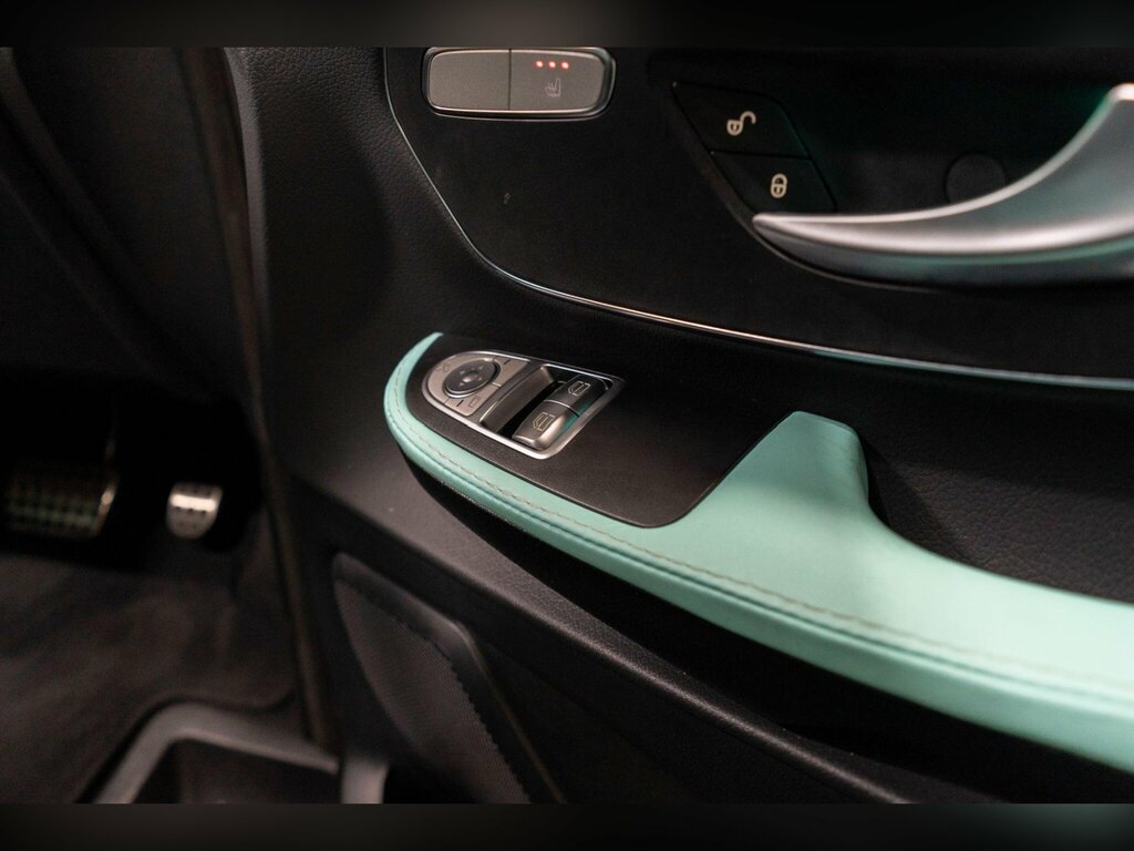 Mercedes-Benz V Class Mpv Black #38