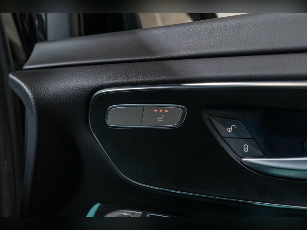 Mercedes-Benz V Class Mpv Black #37