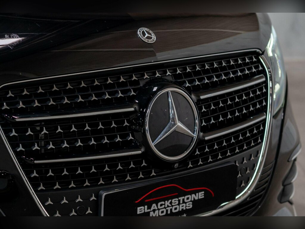 Mercedes-Benz V Class Mpv Black #40