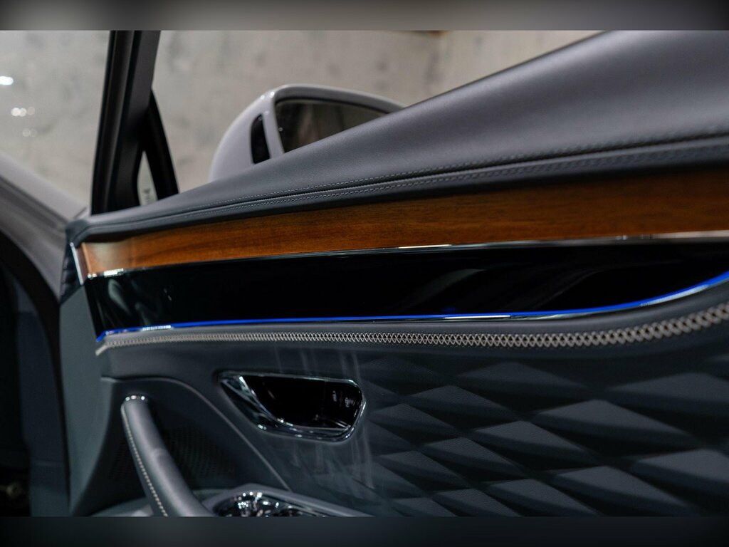 Bentley Flying Spur V8 Mulliner Driving Specification #45