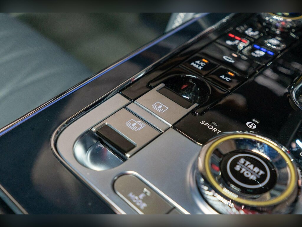 Bentley Flying Spur V8 Mulliner Driving Specification #35