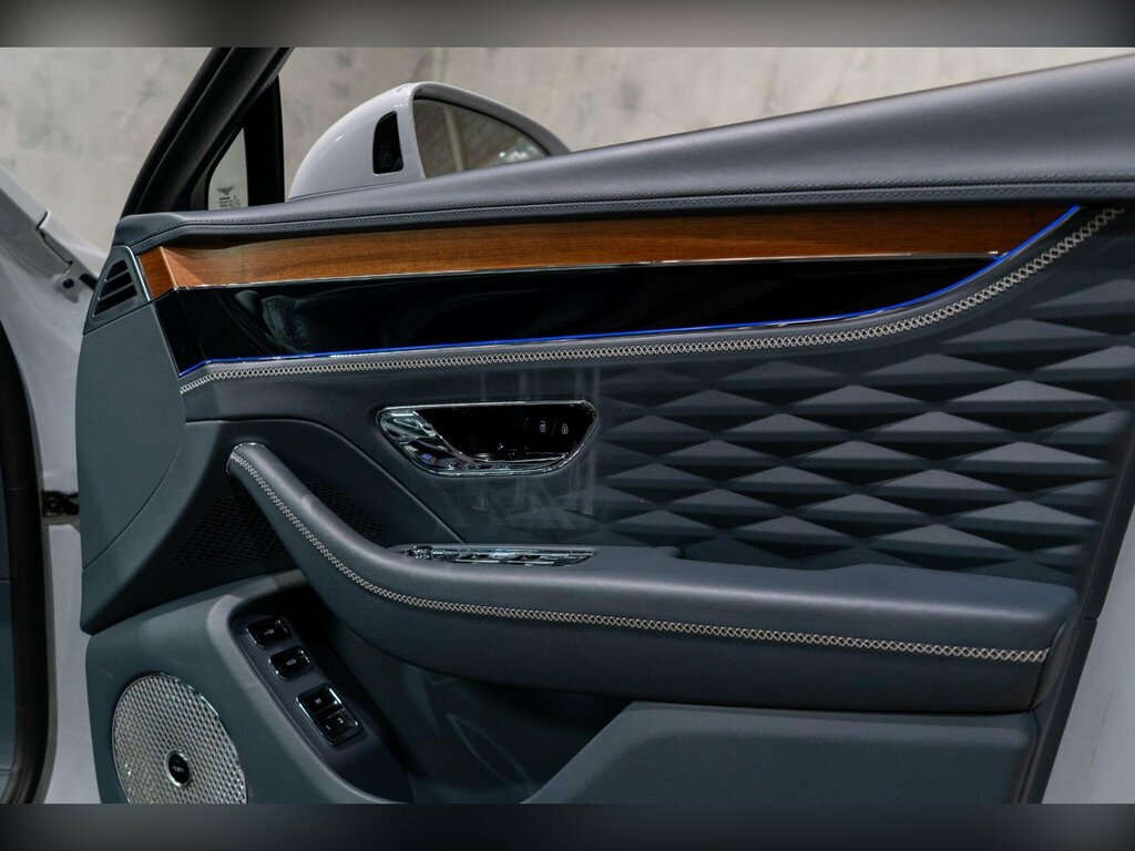 Bentley Flying Spur V8 Mulliner Driving Specification #37