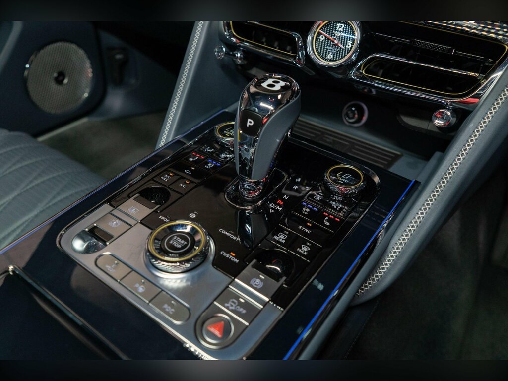 Bentley Flying Spur V8 Mulliner Driving Specification #34