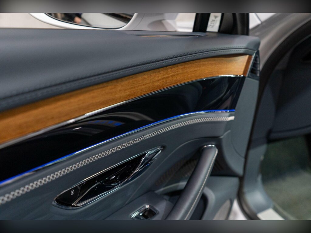 Bentley Flying Spur V8 Mulliner Driving Specification #44