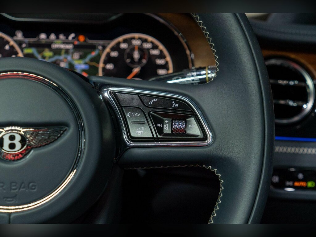 Bentley Flying Spur V8 Mulliner Driving Specification #41