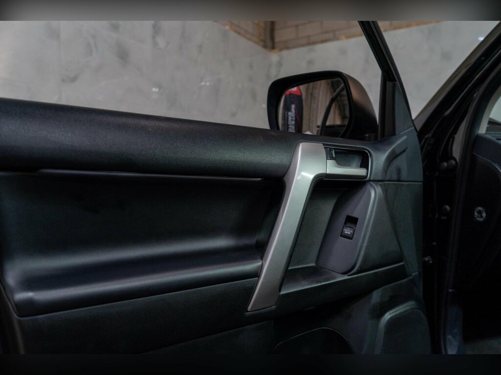 Toyota Land Cruiser D Active Black #32