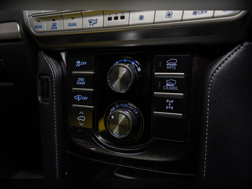 Toyota Land Cruiser D Active Black #24