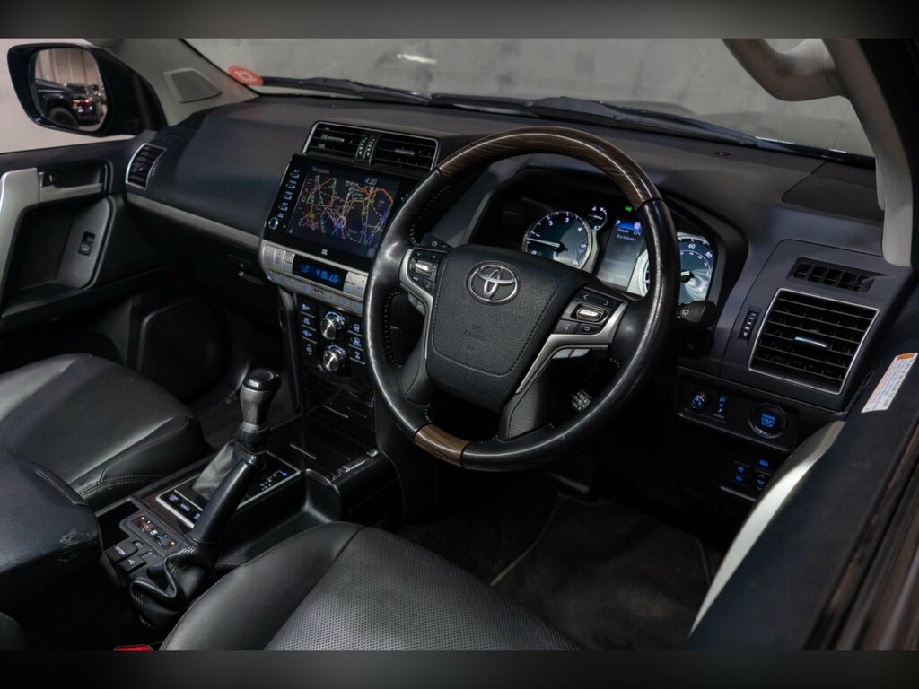 Toyota Land Cruiser D Active Black #10
