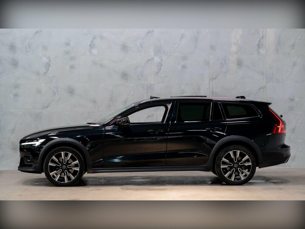 Volvo V60 2.0 D4 Plus Awd Euro 6 Ss Black #4