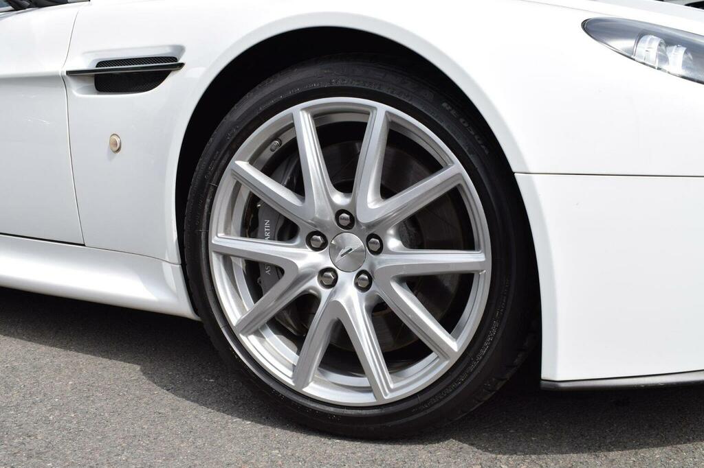 Aston Martin Vantage V12 S Sportshift Euro 5 Yellow #28